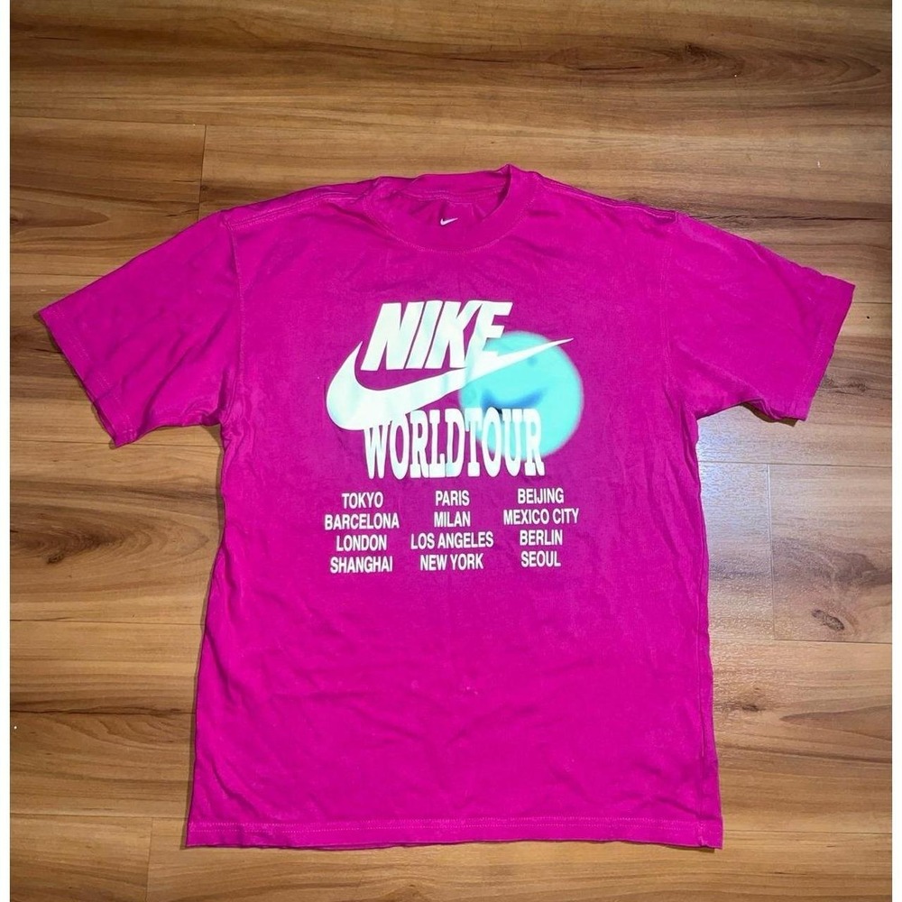 Mens Nike World Tour New York Paris LA Crewneck Pink Shortsleeve T-Shirt